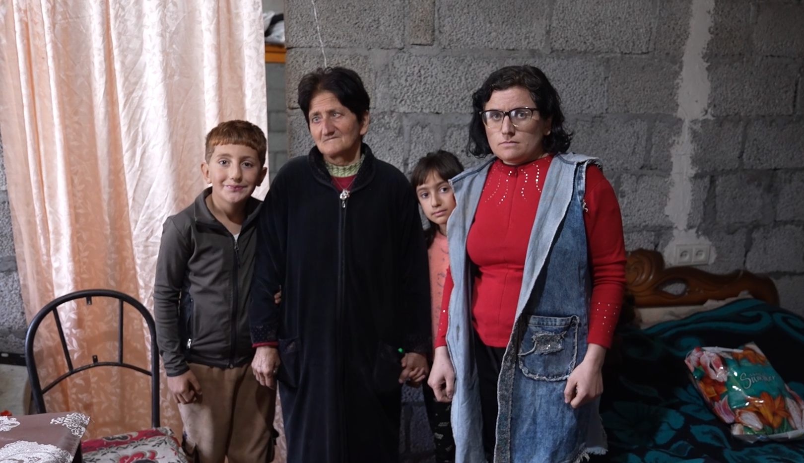 Papikyan's family,
v. Garni